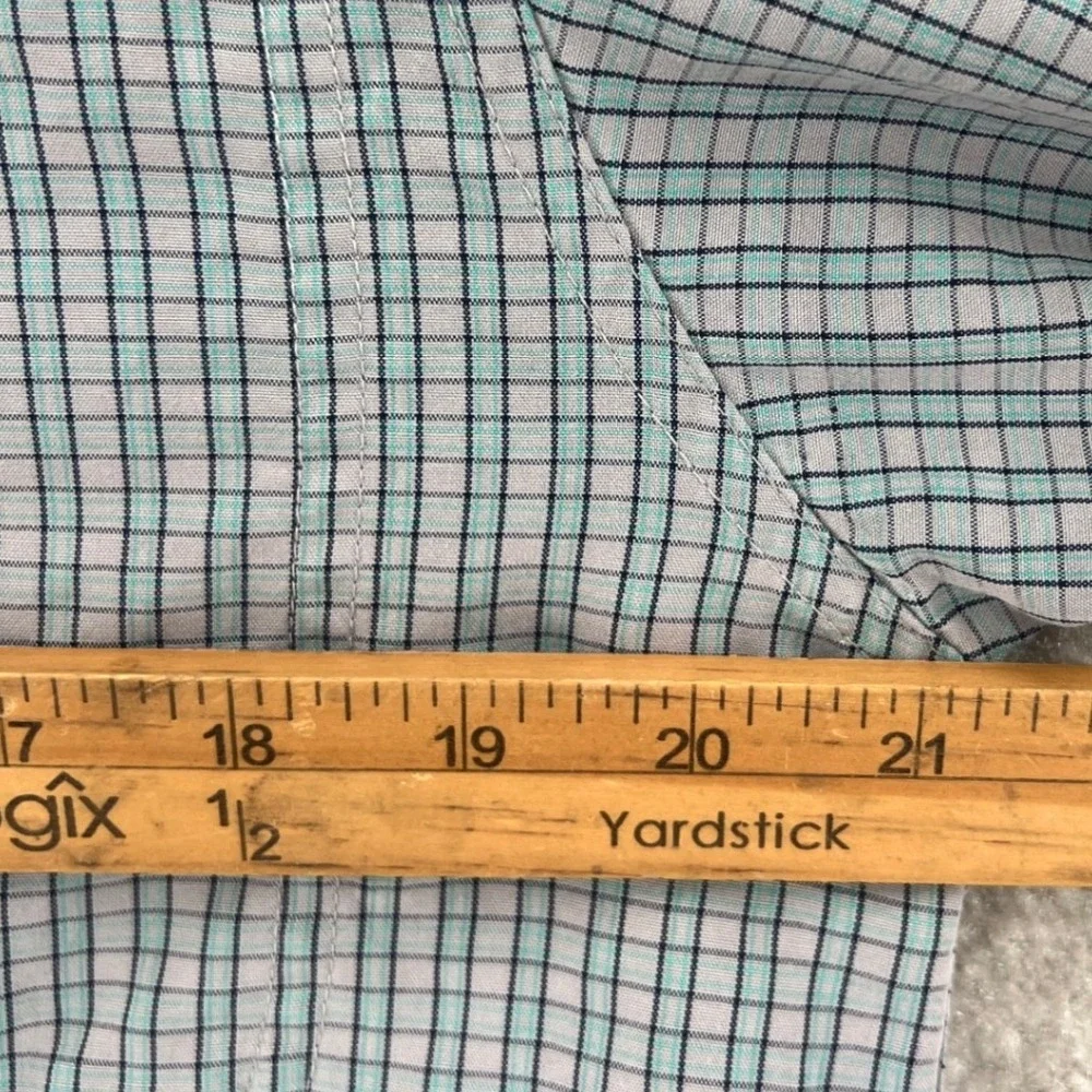 The North Face Vented Plaid Button Down Shirt Mens M Blue Grey Short Sleeve Fish